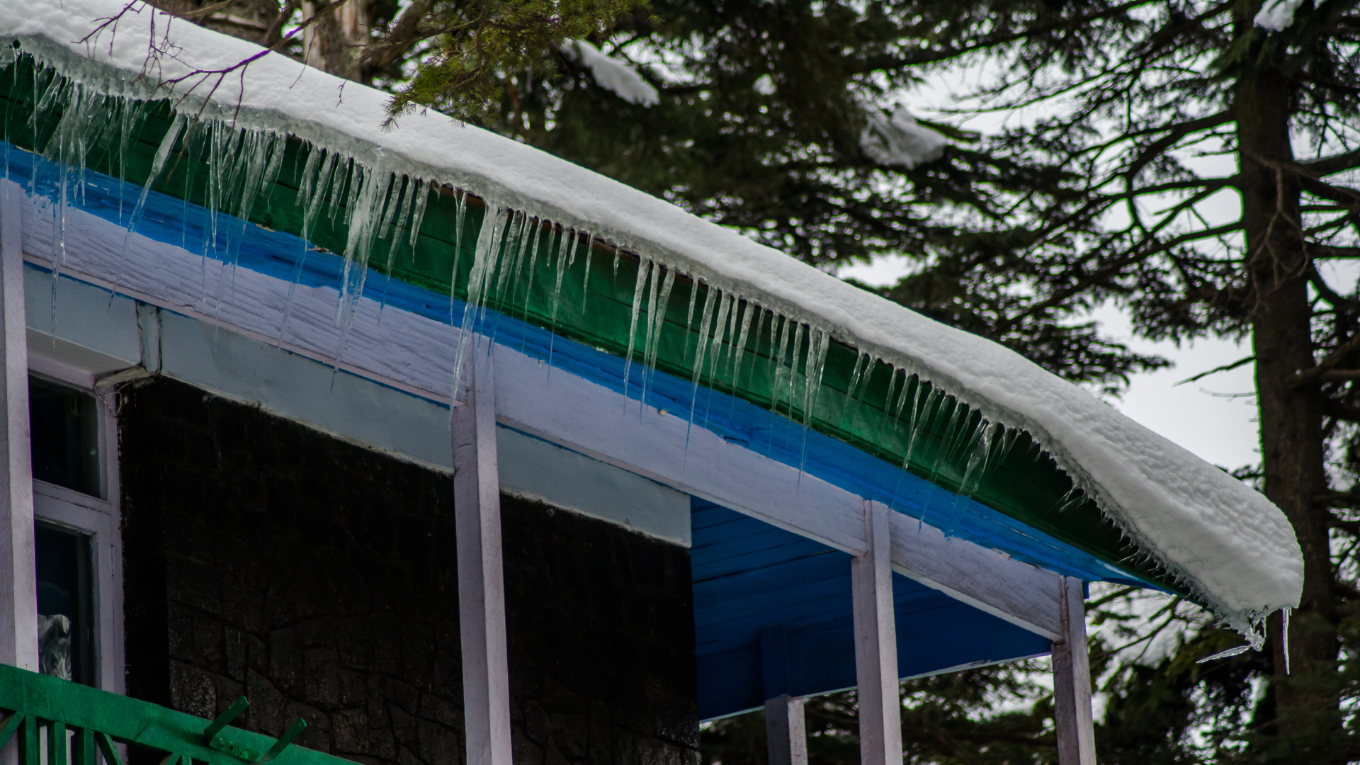 Criteria for Selecting Top Ice Dam Removal Companies